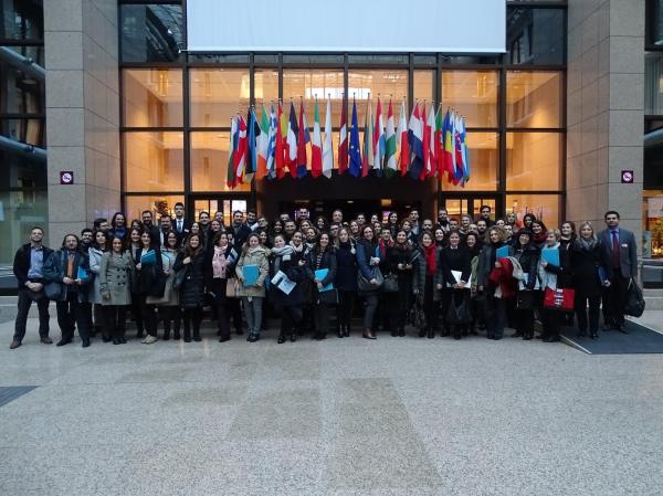 Οι σπουδαστές στο κτίριο του Ευρωπαϊκού Συμβουλίου