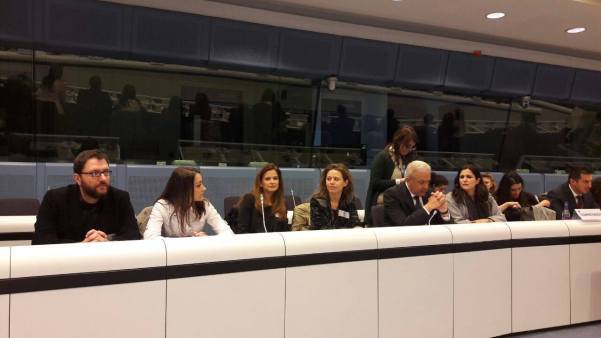 Συζήτηση με τον Επίτροπο Μετανάστευσης, Εσωτερικών Υποθέσεων και Ιθαγένειας Δημήτρη Αβραμόπουλο.